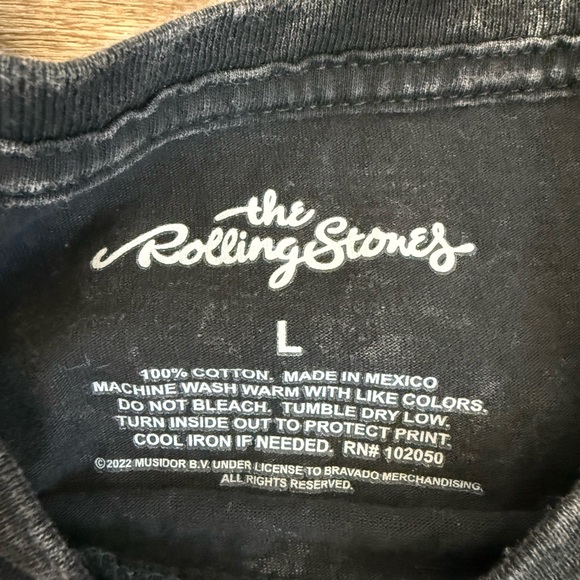 The Rolling Stones Black Tee with Red Tongue Logo - Picture 2 of 2